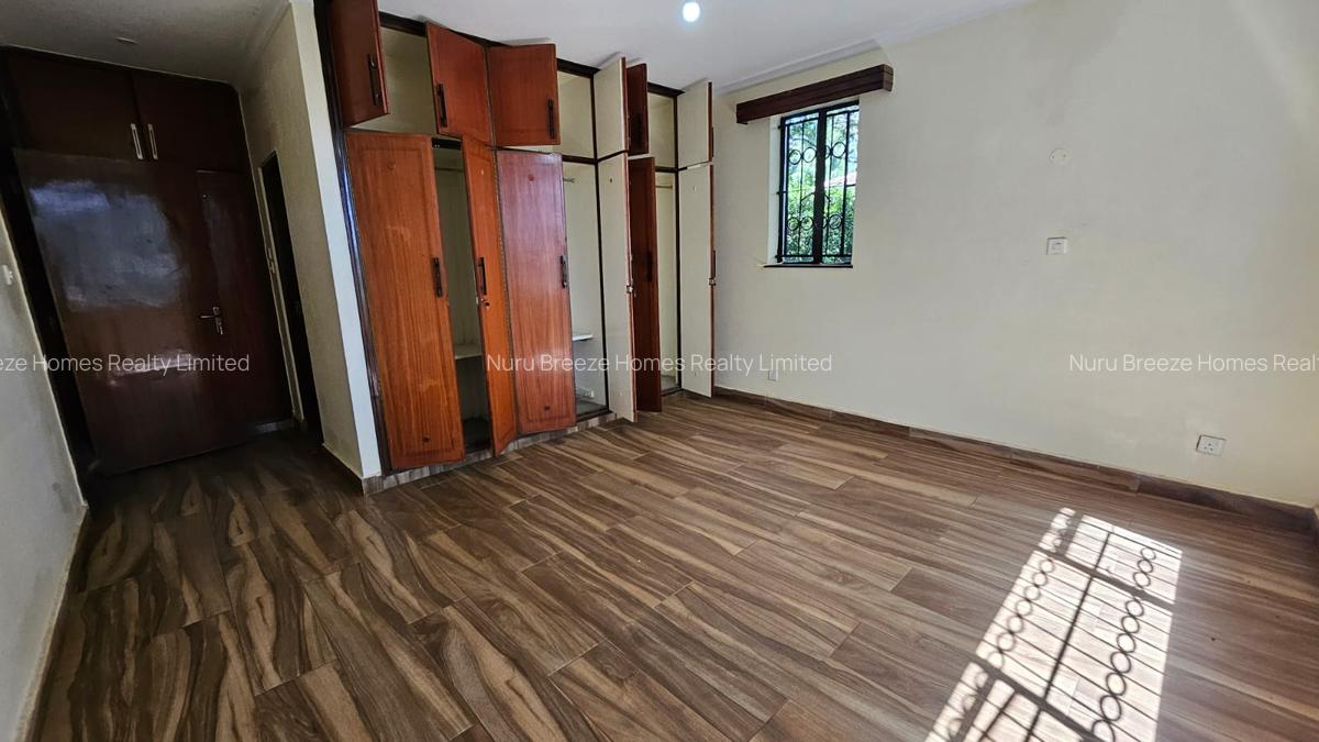 5 Bed House with En Suite in Runda - 7