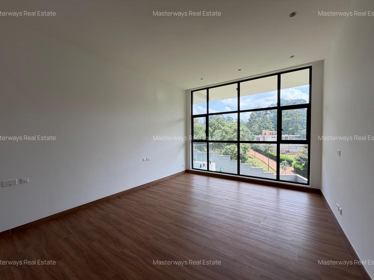 5 Bed Villa with En Suite in Nyari - 6