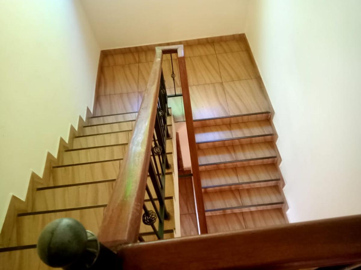 4 Bed House with En Suite at Old Runda - 6