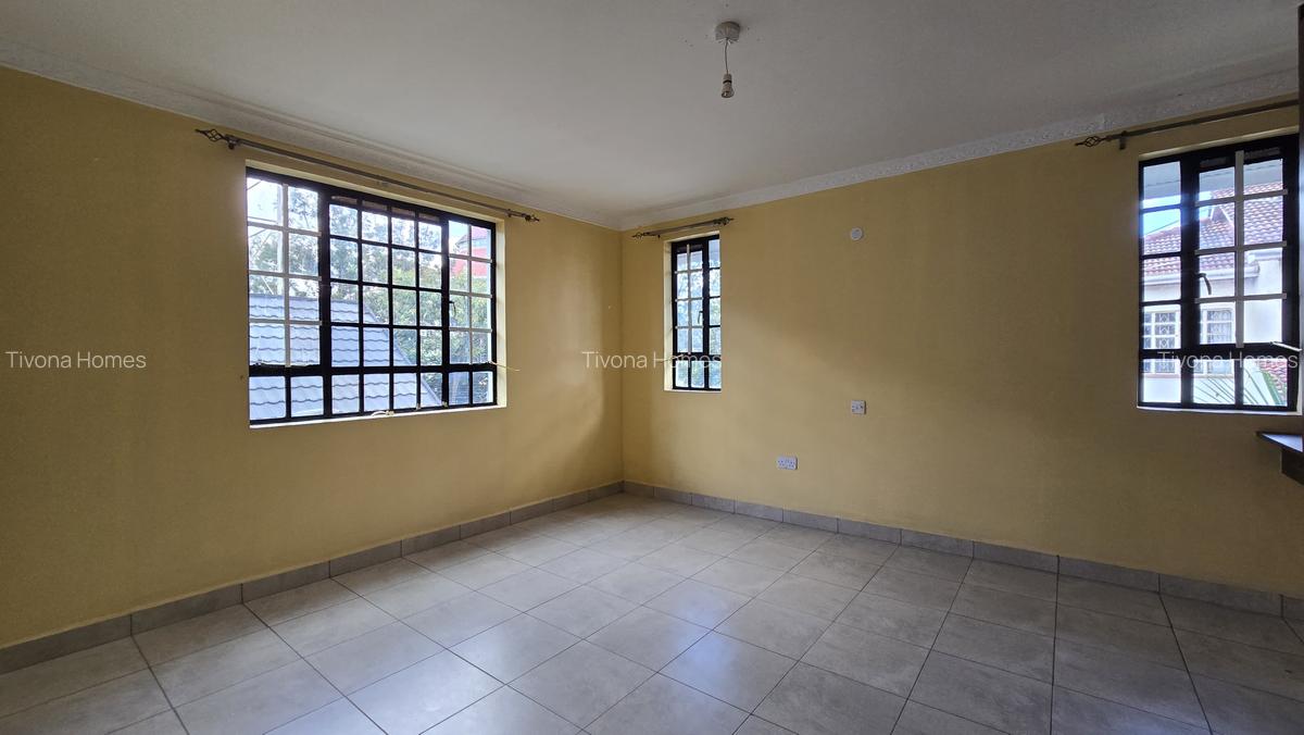 5 Bed House with En Suite in Garden Estate - 16