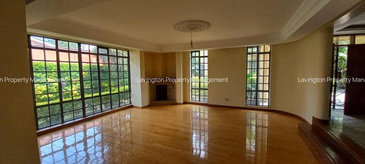 5 Bed Townhouse with En Suite at Lavington Green - 4