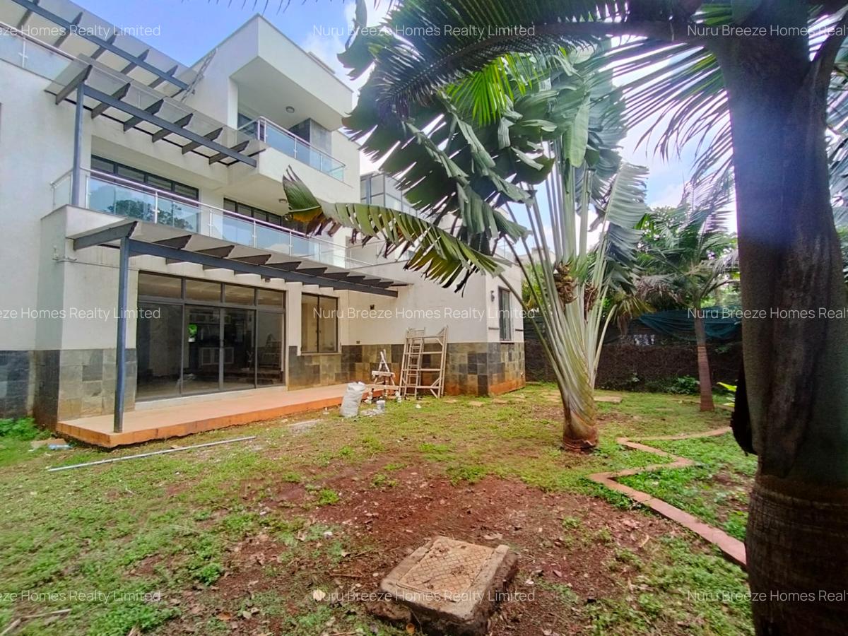 5 Bed Townhouse with En Suite in Lavington - 20
