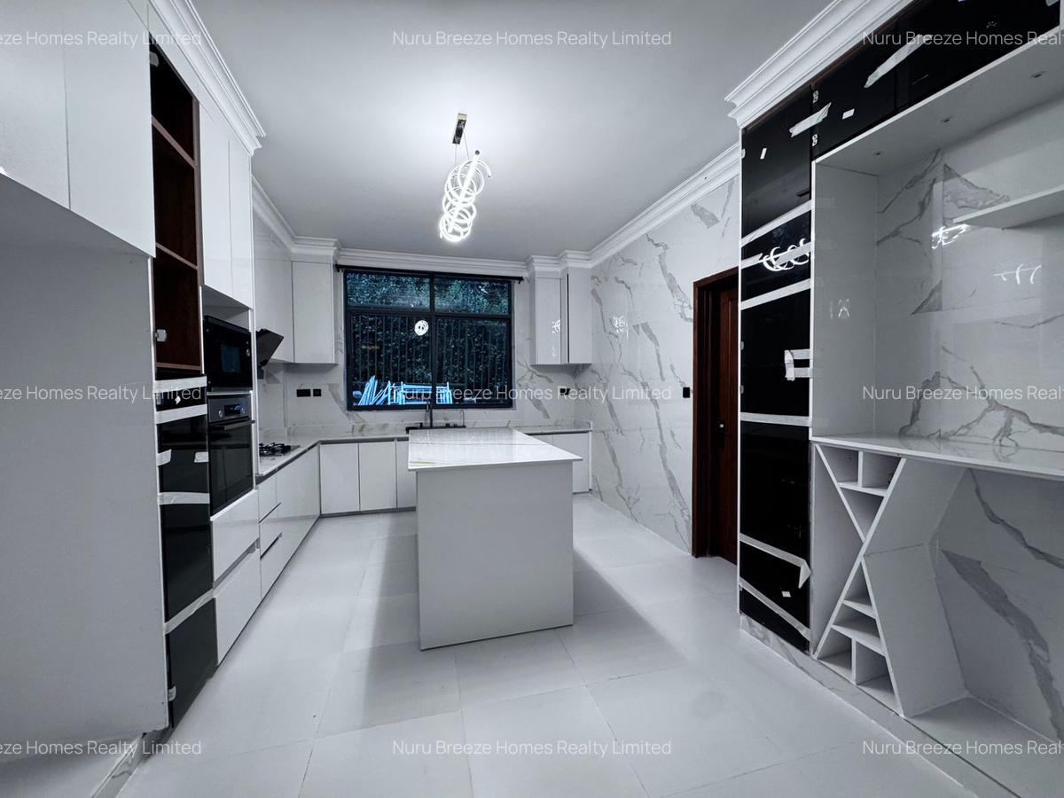 6 Bed Townhouse with En Suite in Karen - 3