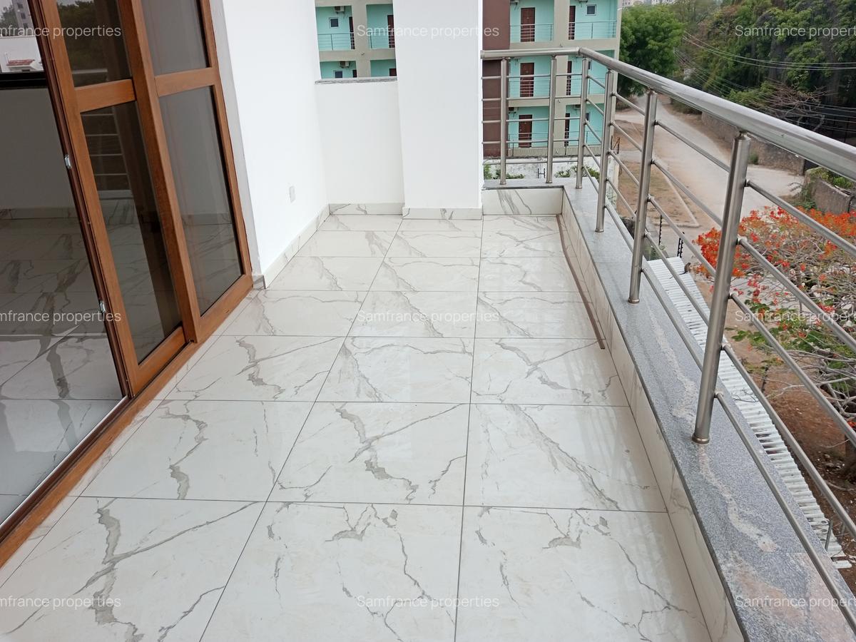 3 Bed Apartment with En Suite at Baobab Road - 10