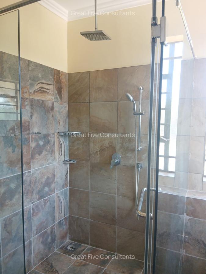 5 Bed Villa with En Suite in Westlands Area - 12