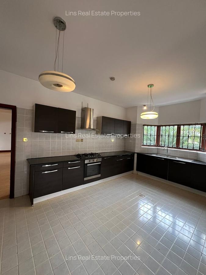 5 Bed Townhouse with En Suite in Runda - 5