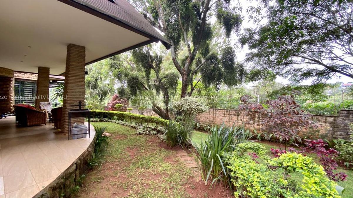 5 Bed Townhouse with En Suite in Lake View - 6