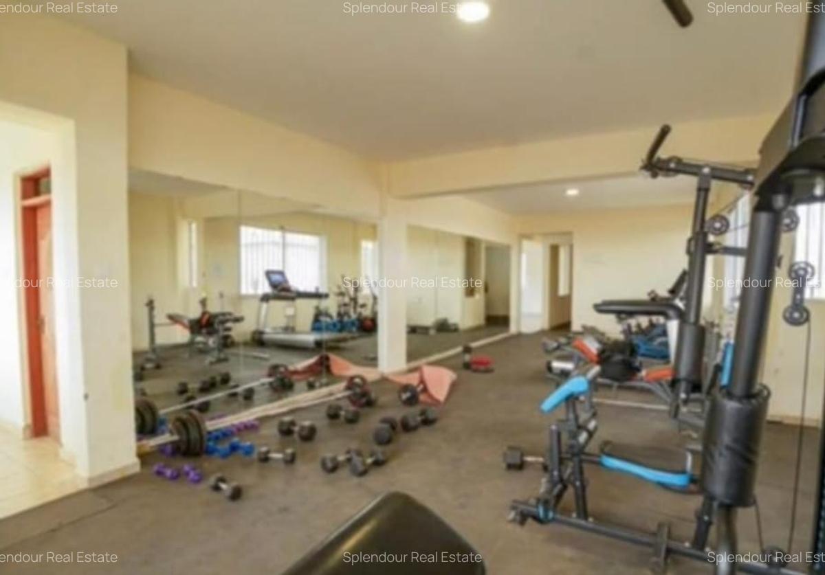 4 Bed Apartment with En Suite in Parklands - 7