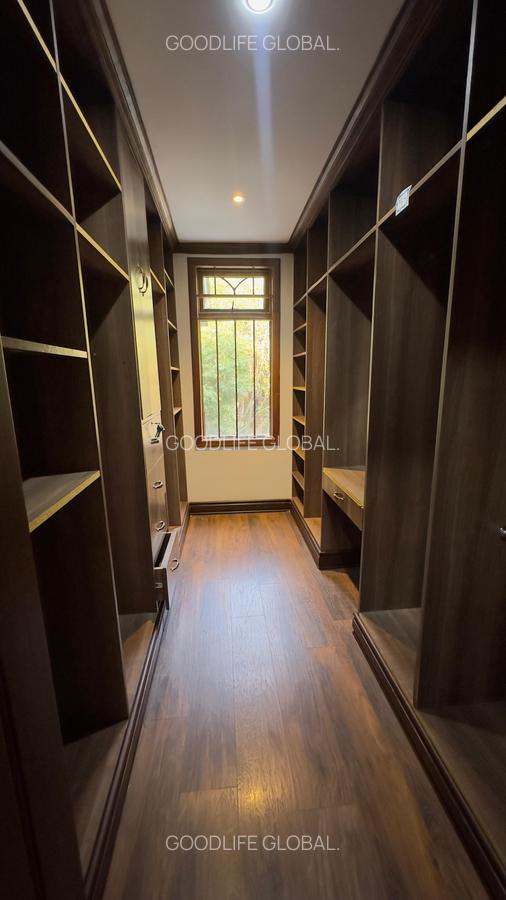 7 Bed House with En Suite at Kyuna - 16