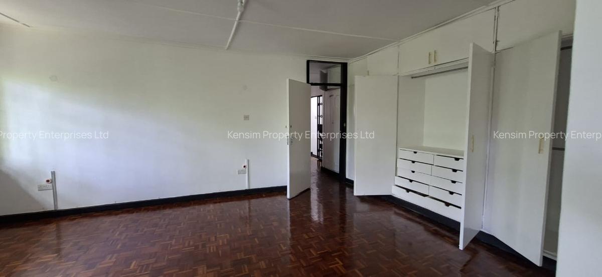 4 Bed Townhouse with En Suite in Lavington - 14