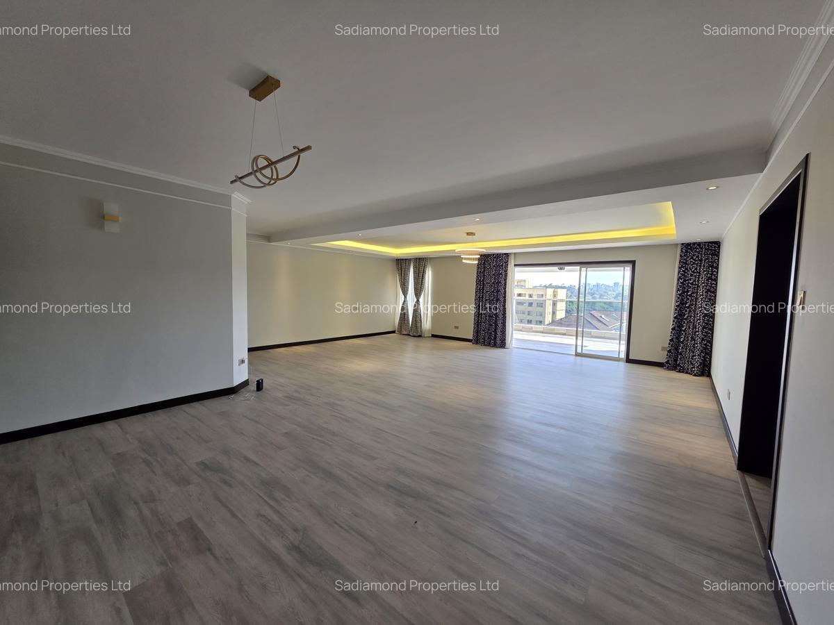 3 Bed Apartment with En Suite in Westlands Area - 10