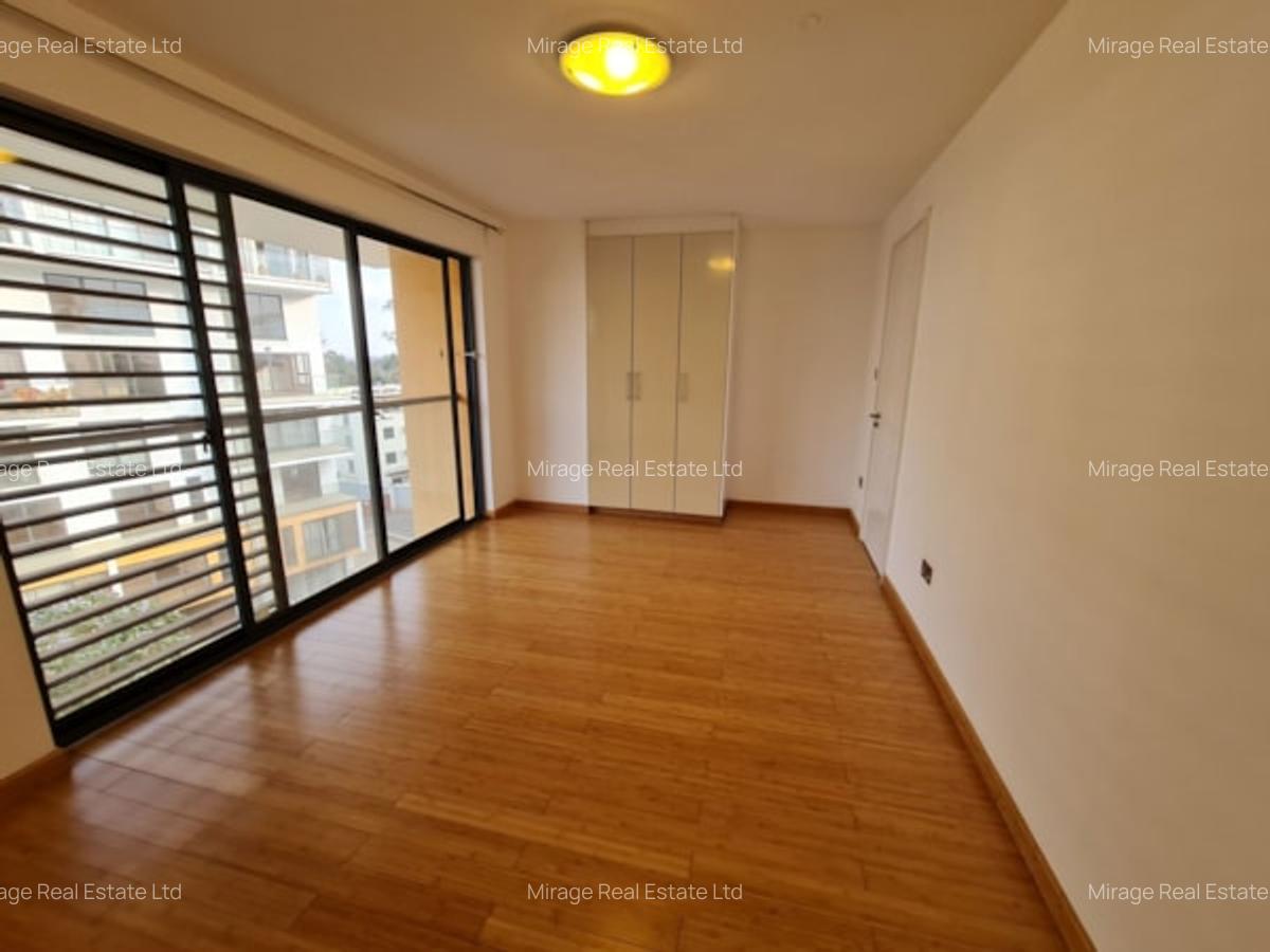 3 Bed Apartment with Swimming Pool in Garden Estate - 17