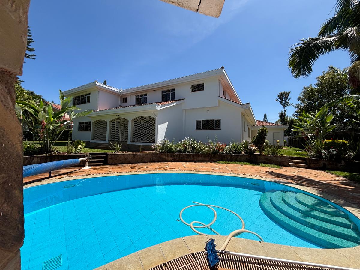 5 bed house with en suite in runda