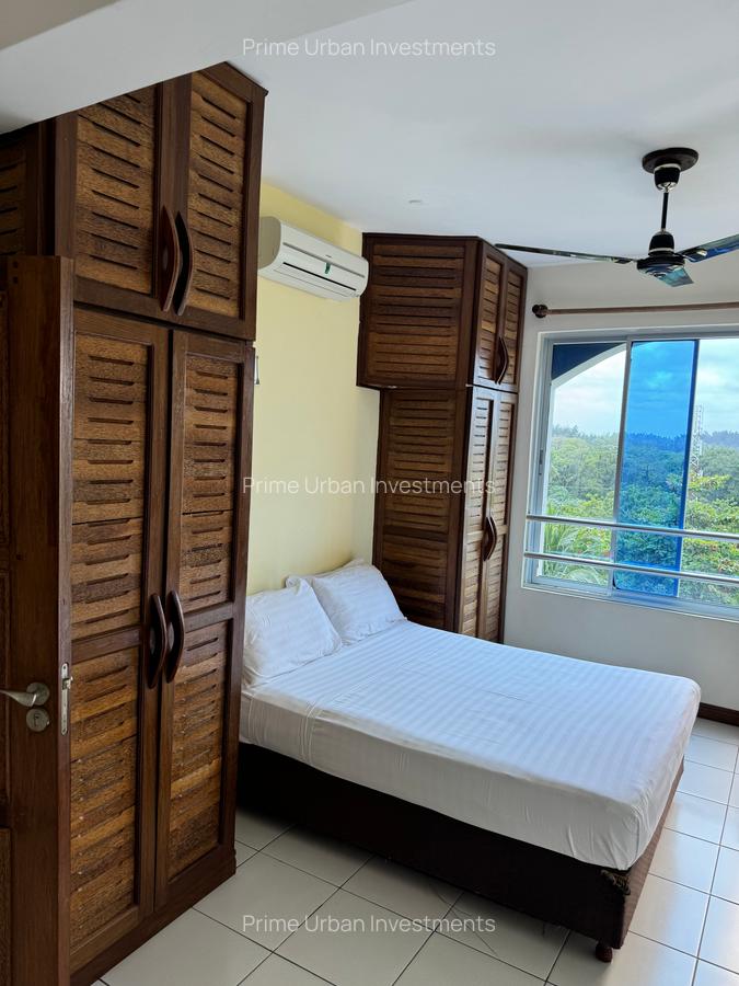 Serviced 2 Bed Apartment with En Suite in Nyali Area - 14