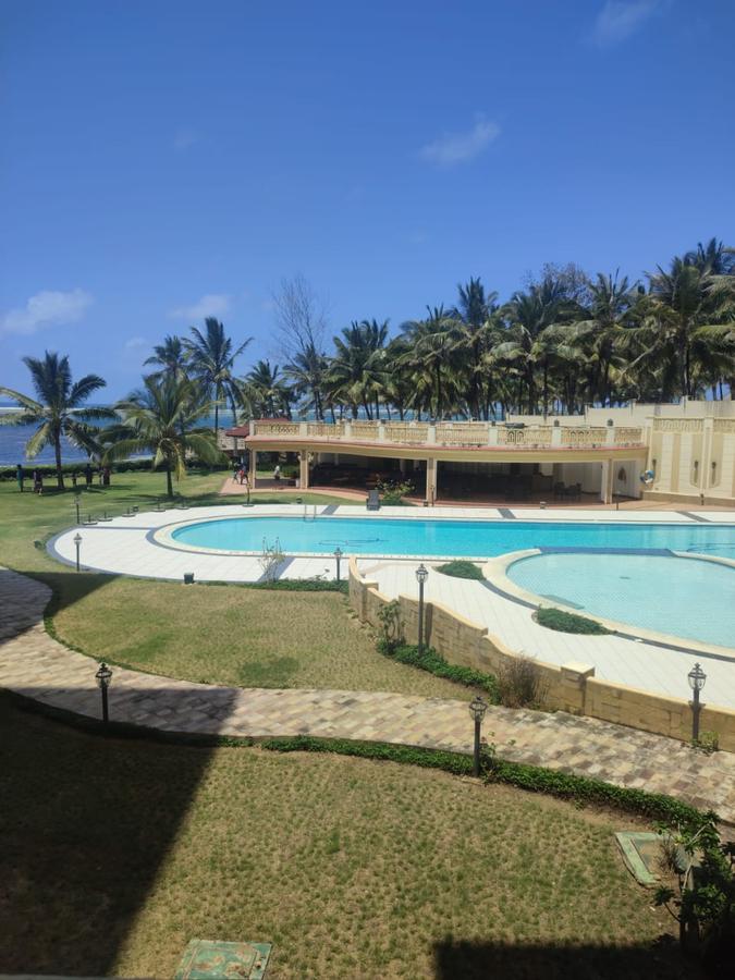 2 Bed Apartment with En Suite in Nyali Area - 2