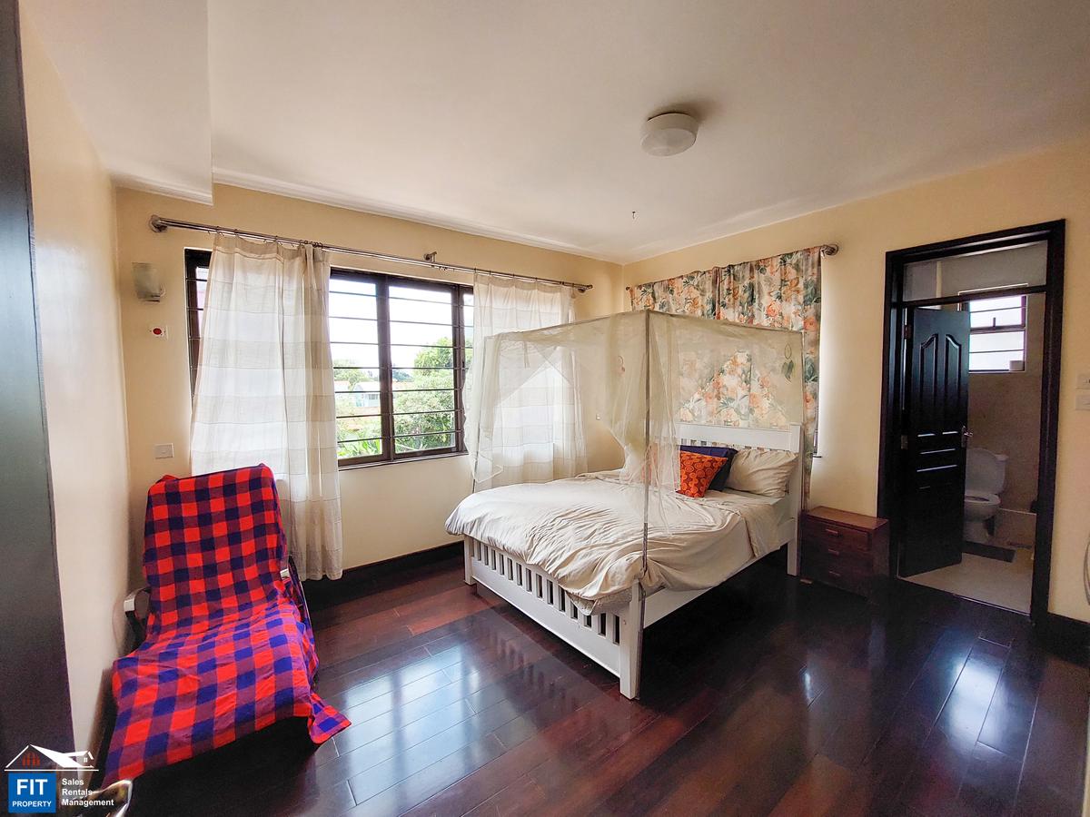 5 Bed Townhouse with En Suite at Nairobi - 11