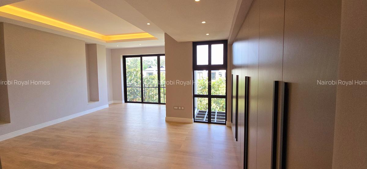 4 Bed House with En Suite at Palm Valley - 18