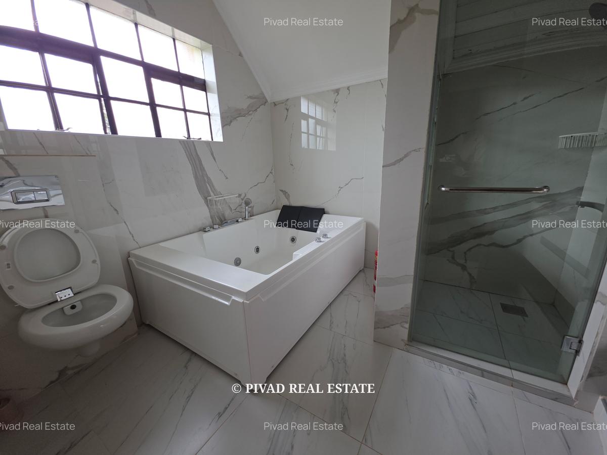 4 Bed House with Swimming Pool in Garden Estate - 5