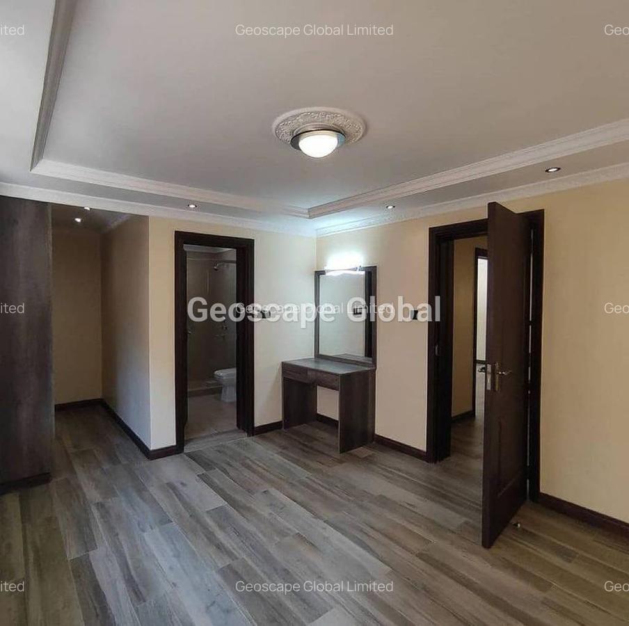 5 Bed Townhouse with En Suite in Lavington - 5