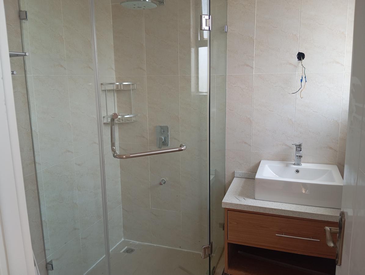 3 Bed Apartment with En Suite at Brookside Drive - 7