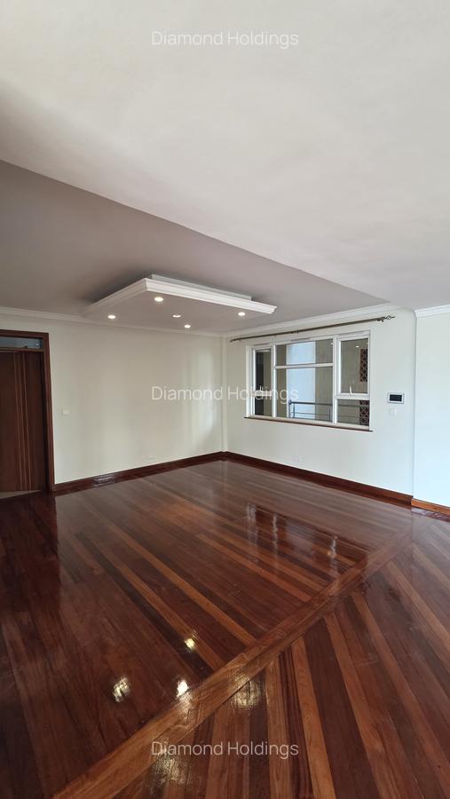 4 Bed Apartment with En Suite at Parklands - 3