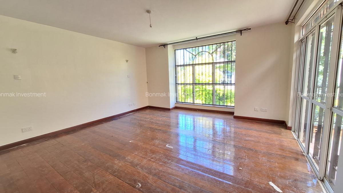 4 Bed Townhouse with En Suite at Brookside Drive. - 12