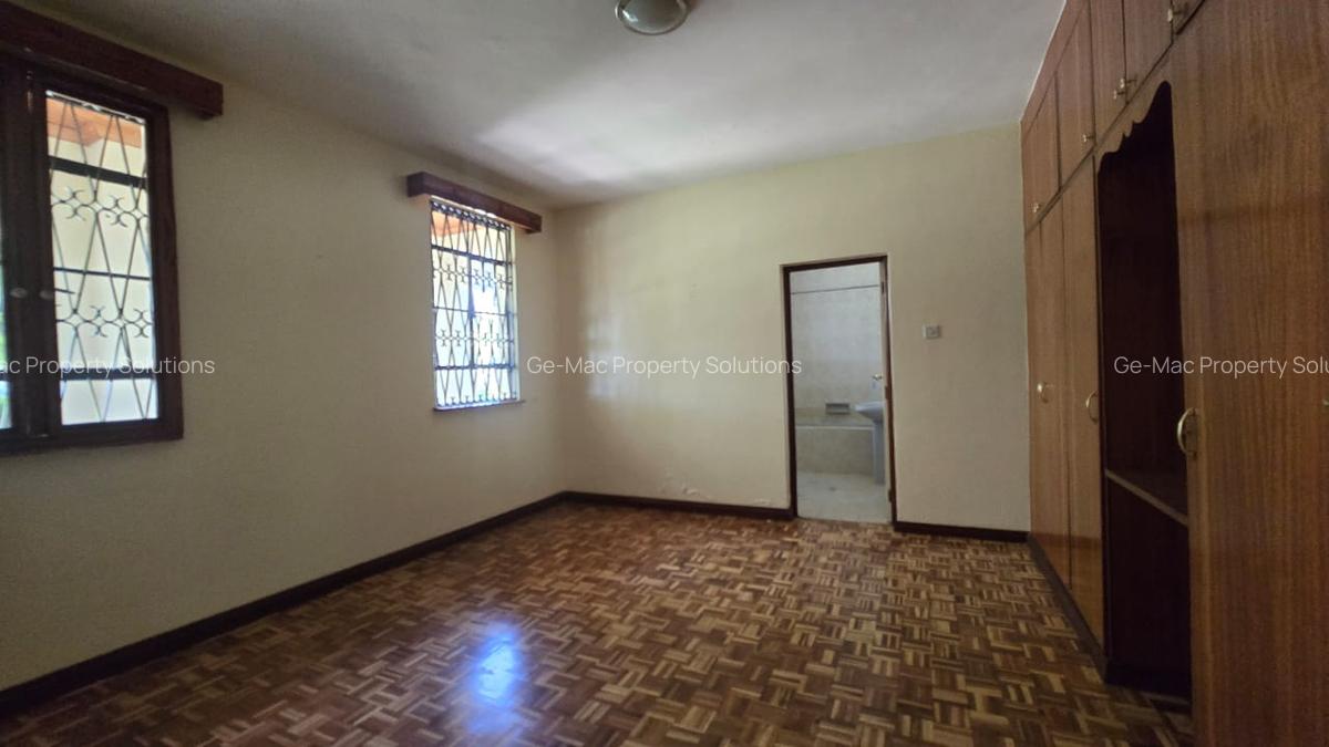 4 Bed House with En Suite in Runda - 18