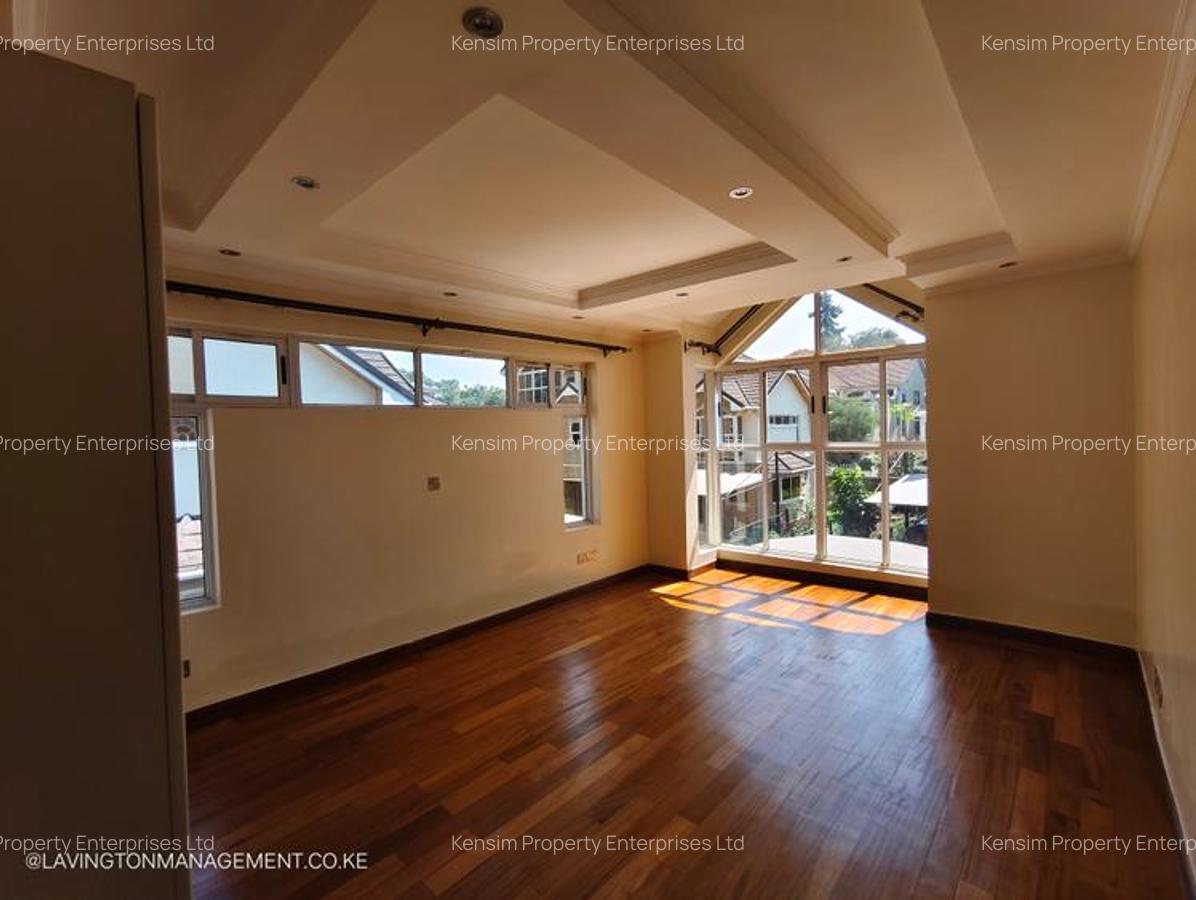 5 Bed Townhouse with En Suite in Lavington - 4