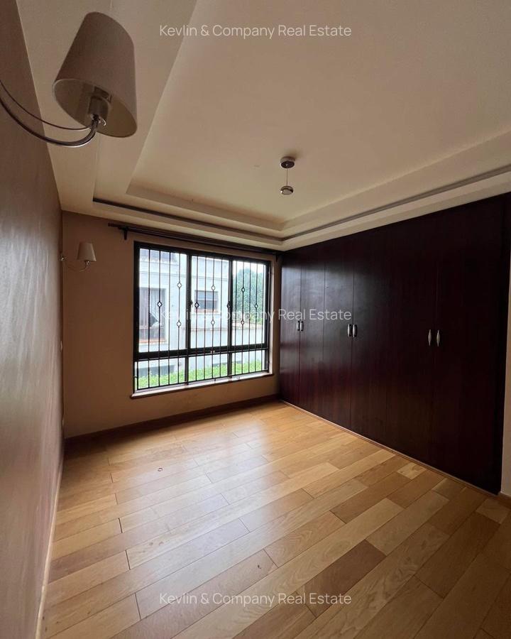 4 Bed Villa with En Suite in Lavington - 5