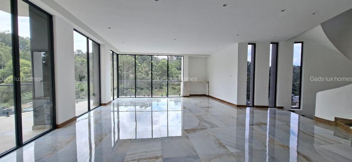 5 Bed Villa with En Suite at Nyari - 12