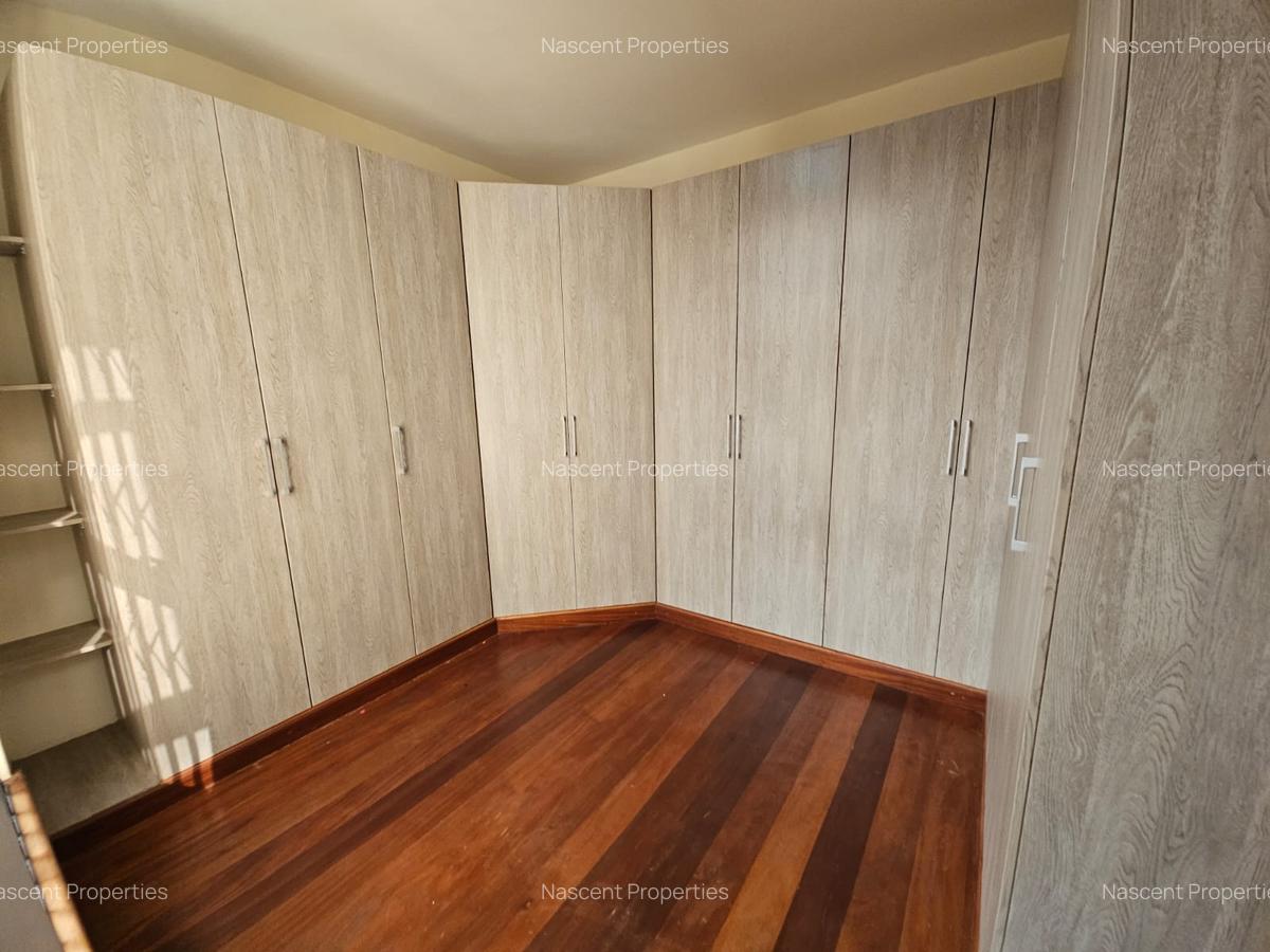 7 Bed House with En Suite in Nyari - 17