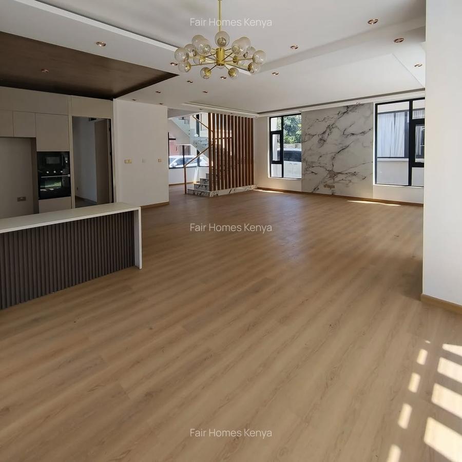 5 Bed Townhouse with En Suite at Lavington Green - 5