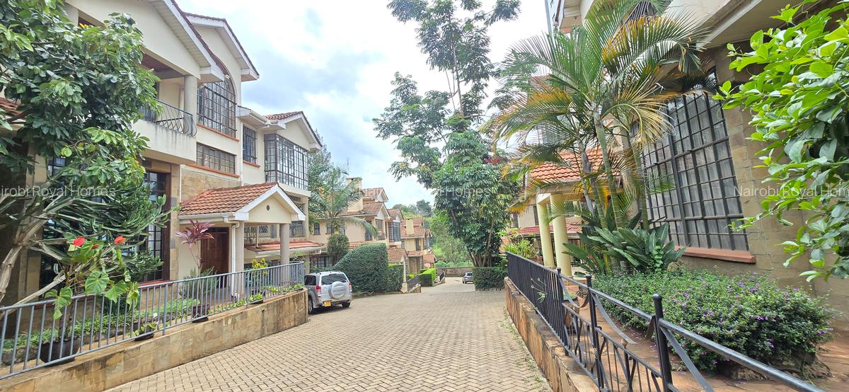 5 Bed Townhouse with En Suite at Off Convent Drive - 11