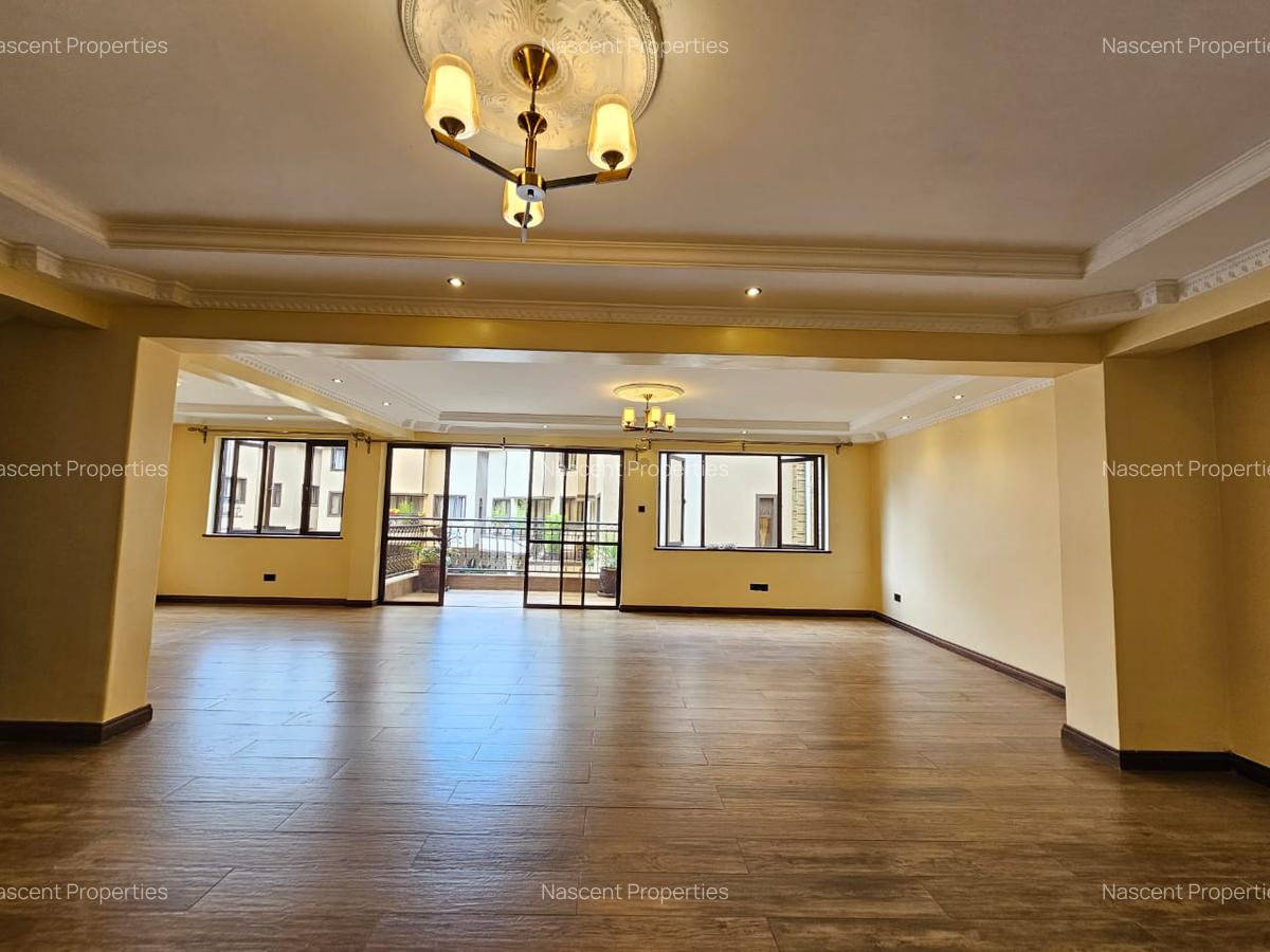 5 Bed Townhouse with En Suite in Lavington - 18
