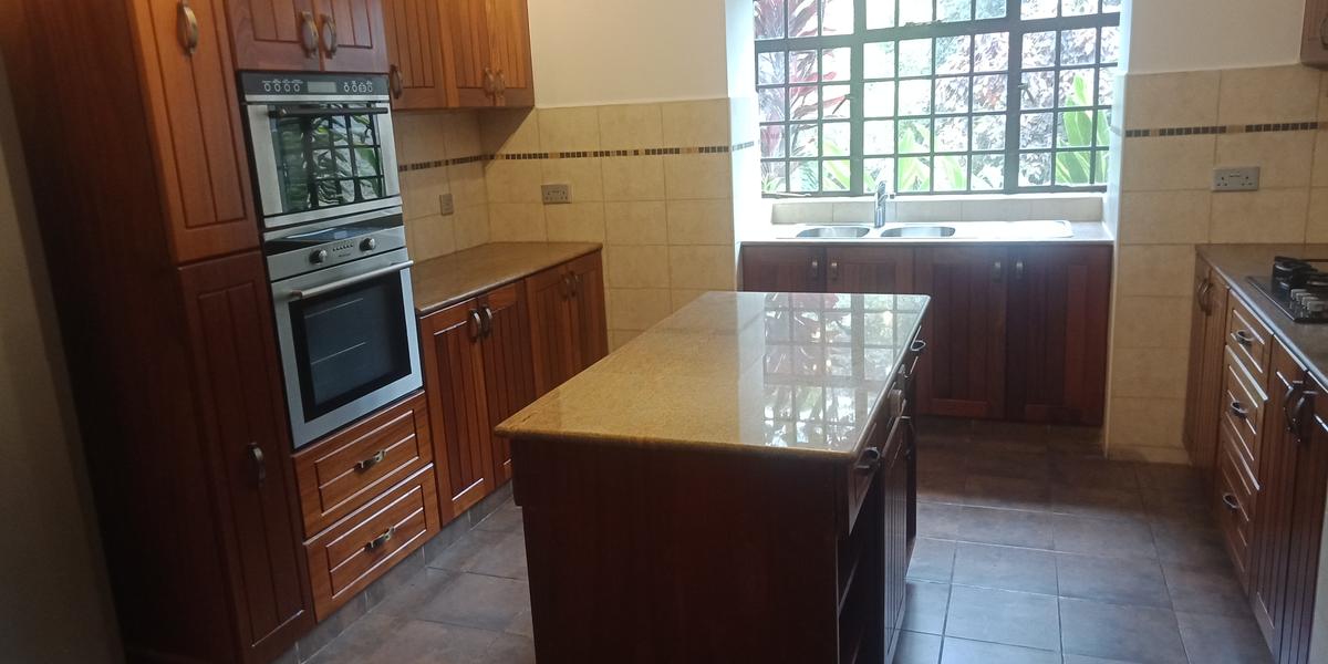 4 Bed Townhouse with En Suite in Westlands Area - 4