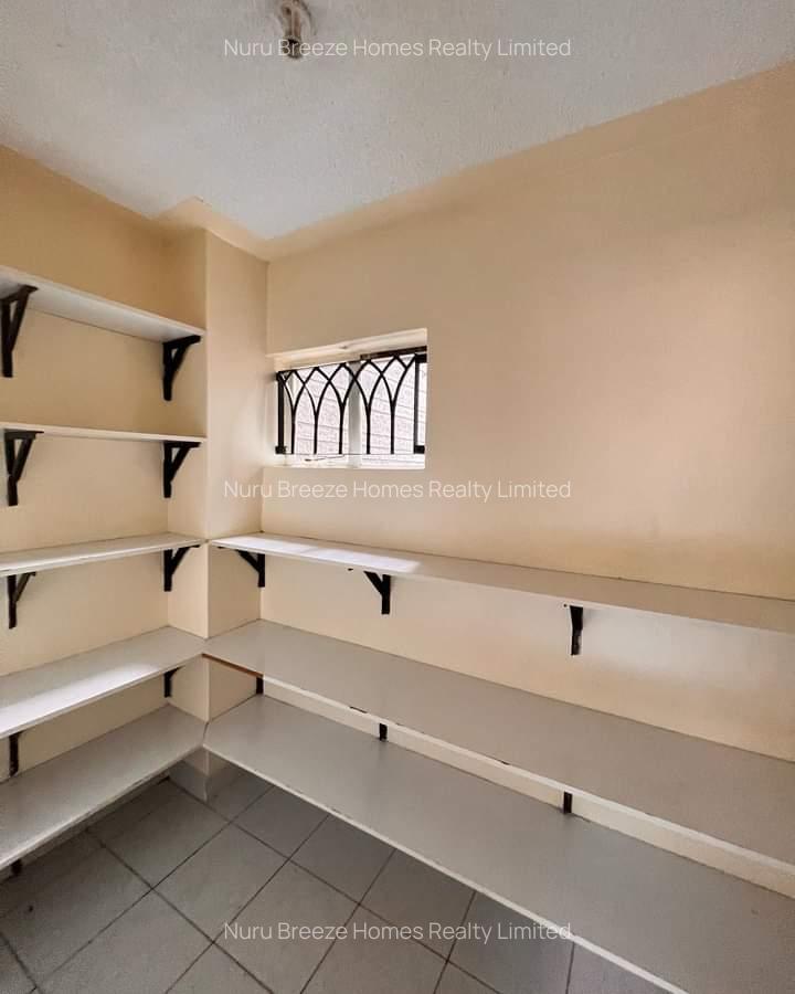 4 Bed Townhouse with En Suite in Lavington - 17