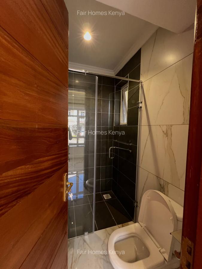 5 Bed Townhouse with En Suite at Lavington Green - 16