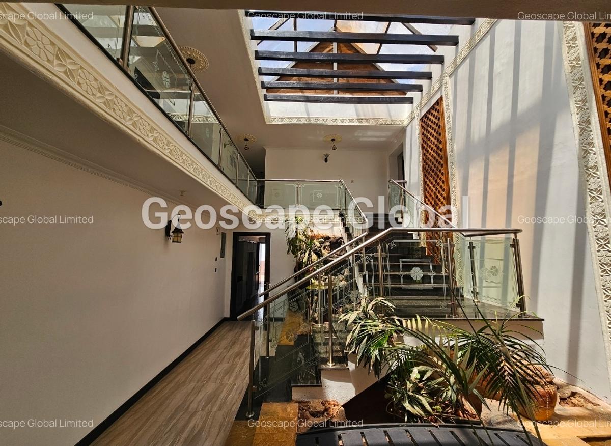 5 Bed House with En Suite in Runda - 4