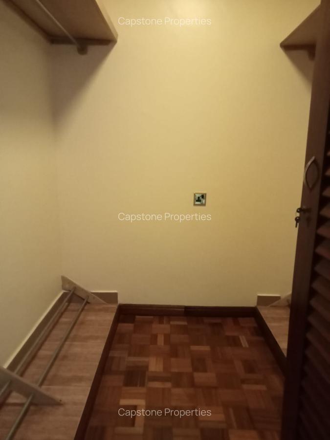 5 Bed House with En Suite in Runda - 14