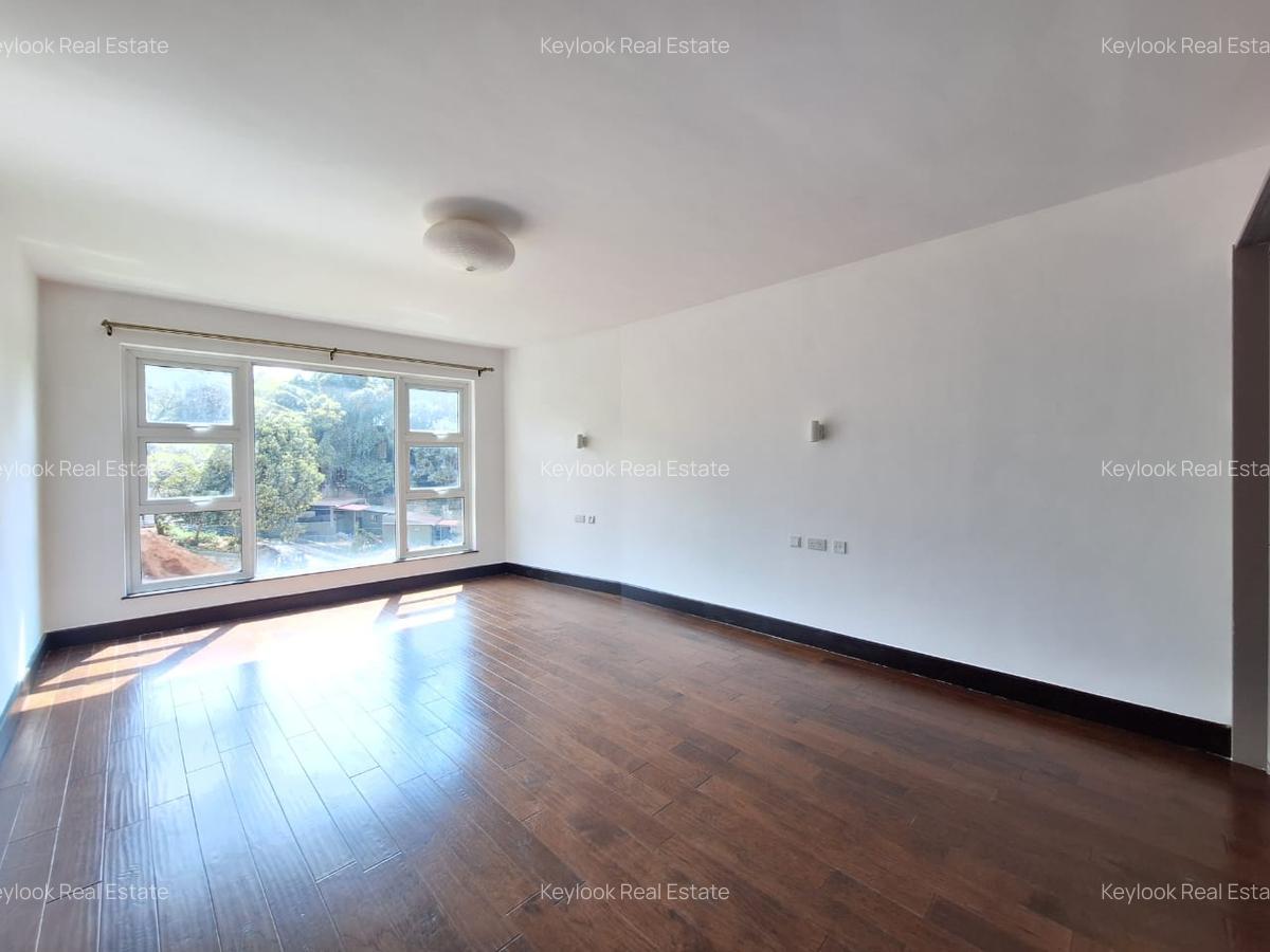 3 Bed Apartment with En Suite at Spring Valley - 4