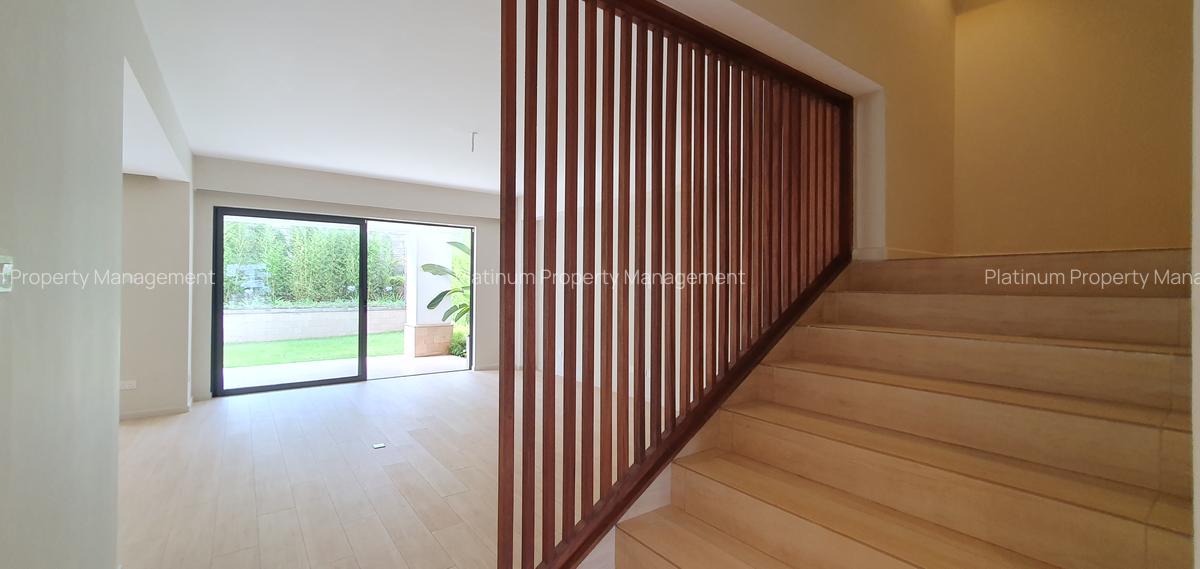 5 Bed Townhouse with En Suite in Kyuna - 10