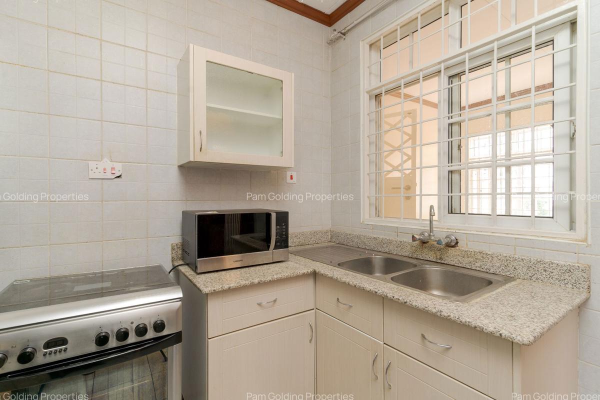 1 Bed Apartment with En Suite in Parklands - 6