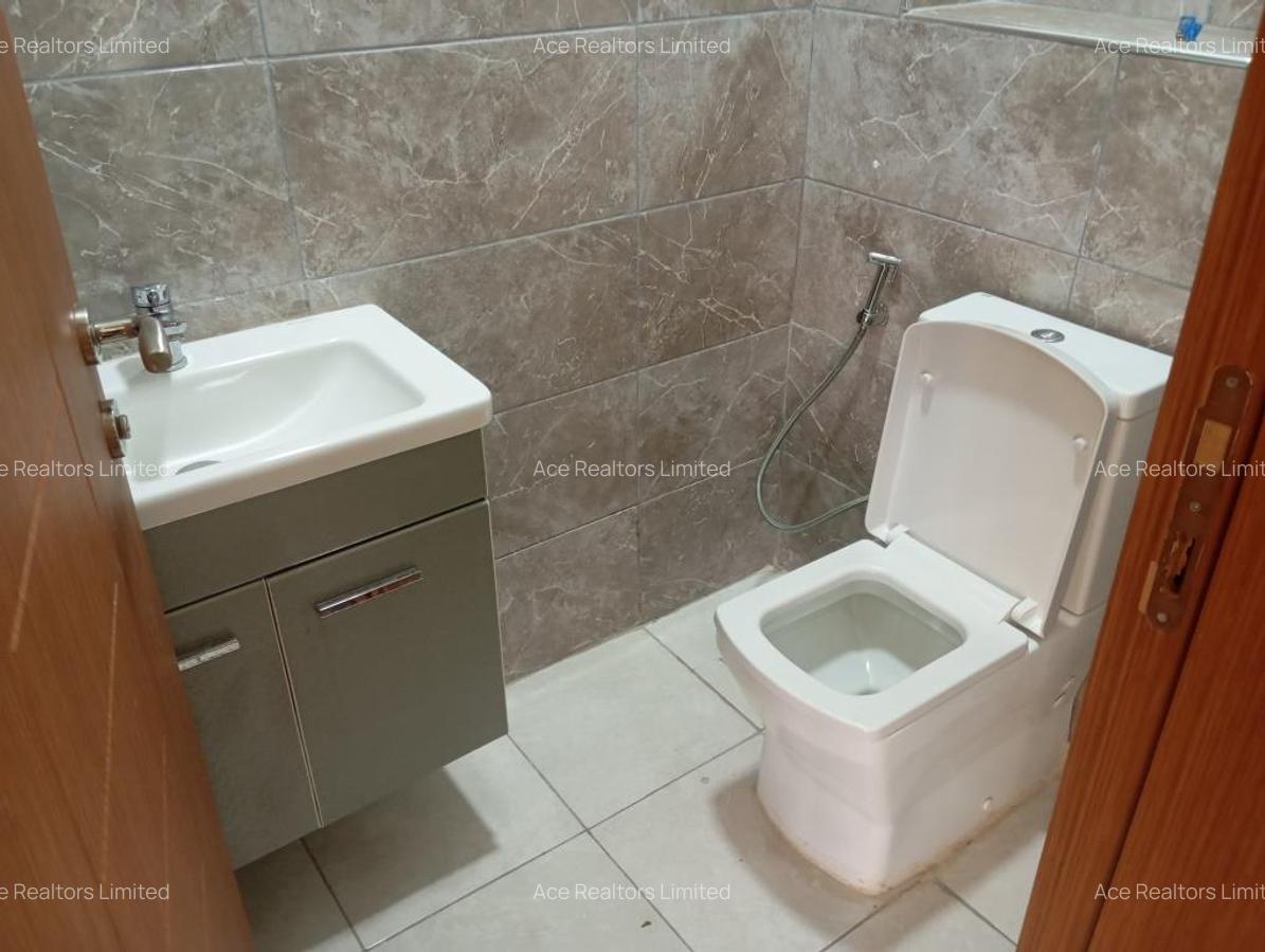 3 Bed Apartment with En Suite at Rose Avenue - 12