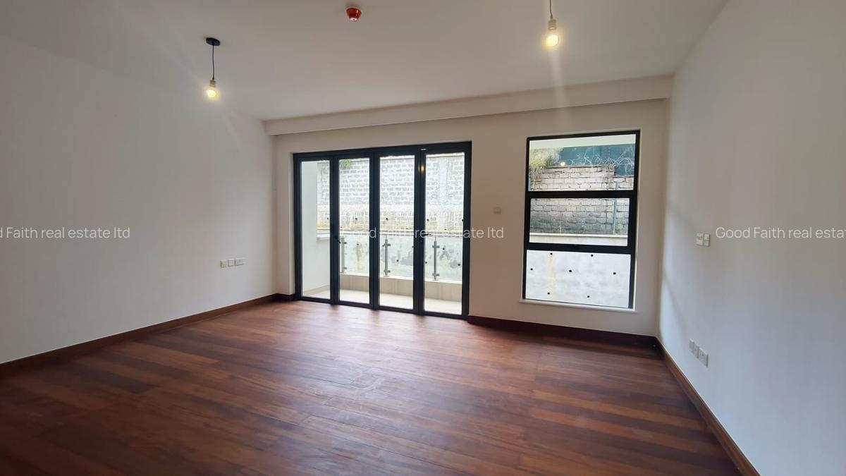 4 Bed House with En Suite at Two Rivers - 6