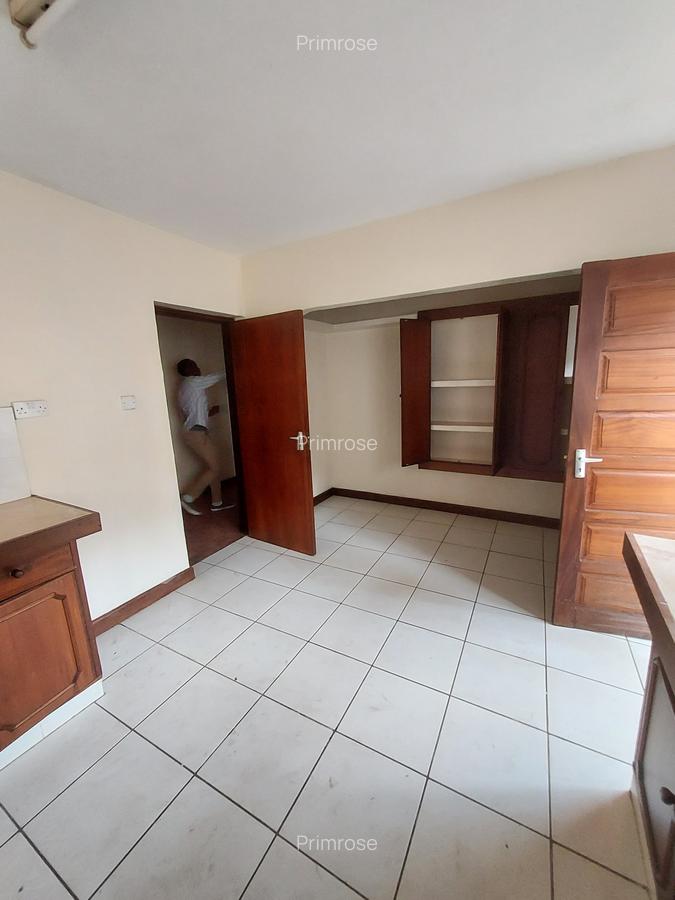 4 Bed Townhouse with En Suite in Spring Valley - 8