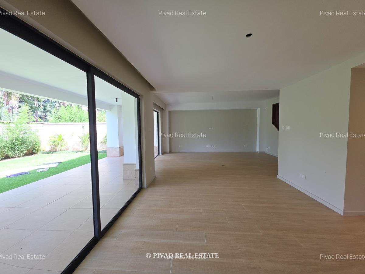 5 Bed Townhouse with Garden in Kyuna - 2