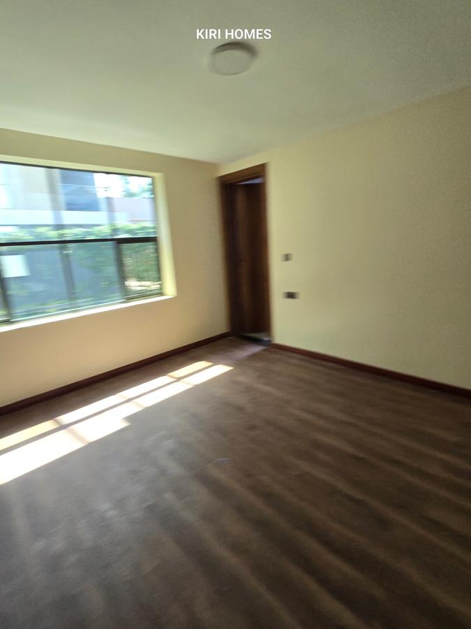 5 Bed Townhouse with En Suite in Lavington - 11