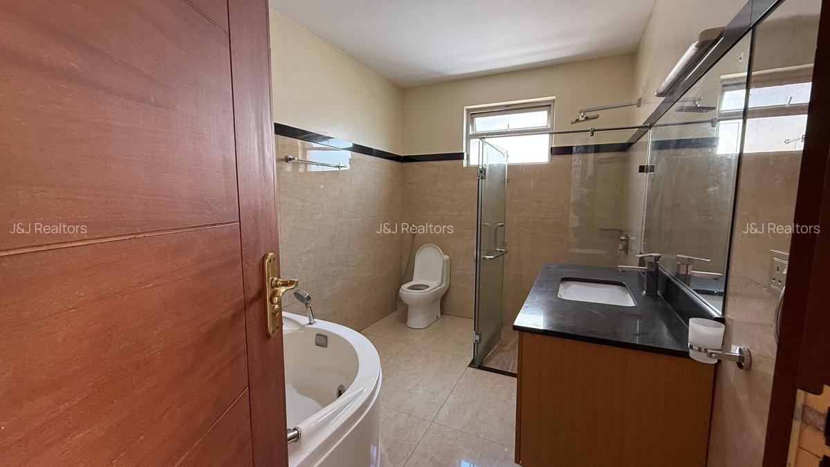 4 Bed Apartment with En Suite in Kileleshwa - 17