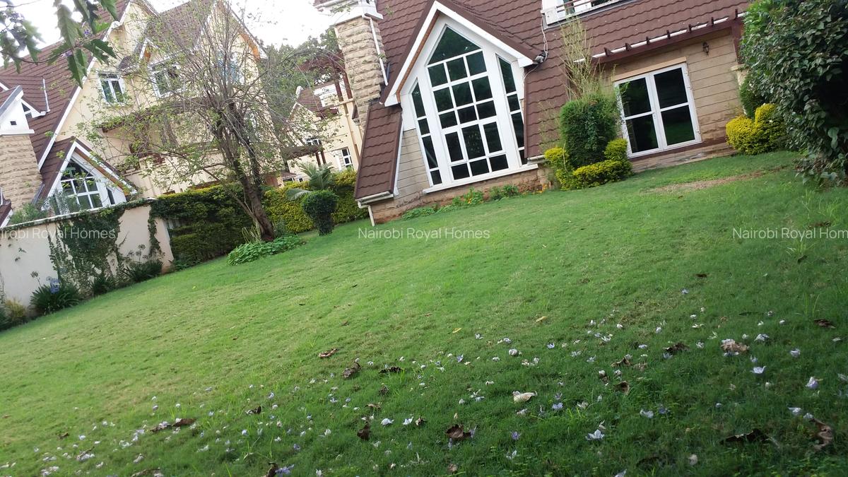 5 Bed Townhouse with En Suite at Convent Drive - 6