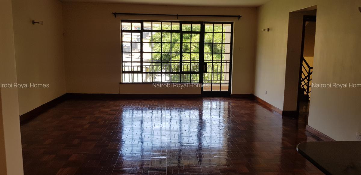 2 Bed Apartment with En Suite at Riveside Drive - 10